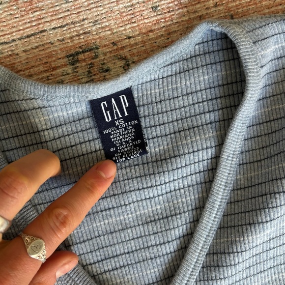 Y2K Gap Tank Top - Picture 3 of 3